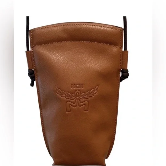 🤍 MCM Shiny White Butterfly Sunglasses – NWT includes crossbody bag - Picture 8 of 8